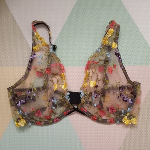 VS Dream Angel Plunge Unlined Bra size 32D - Picture 1 of 6